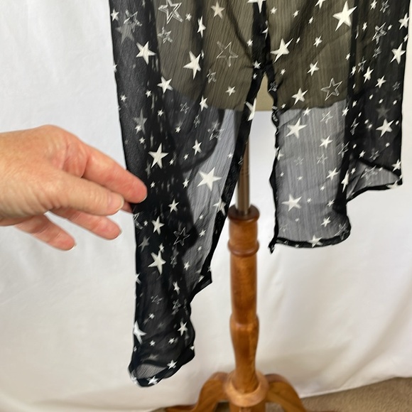 No Boundaries Black Sheer Top w/Stars, Cap Sleeves & Hi-Lo Hem- Size XXL (19) Jr - Picture 12 of 15